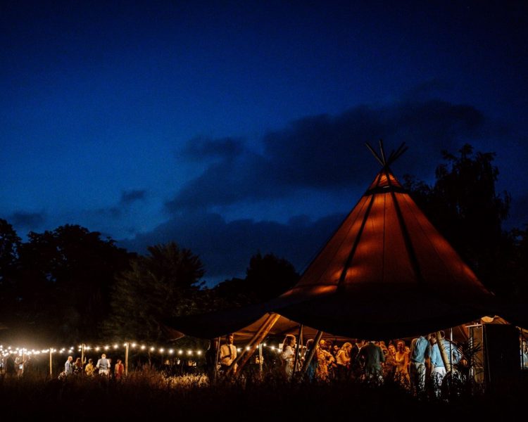 cropped-Bruiloft-tipi-festivalsfeer-onder-de-sterren.jpg cropped-Bruiloft-tipi-festivalsfeer-onder-de-sterren.jpg